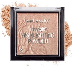 🔥Wet n Wild MegaGlo Highlighting Powder | Precious Petals🔥 NEW